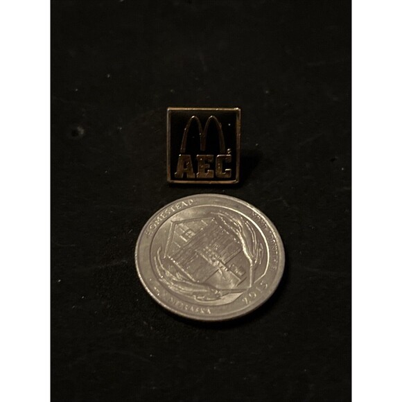 McDonald’s AEC Advanced Executive Course Employee Lapel Hat Pin - Picture 2 of 3